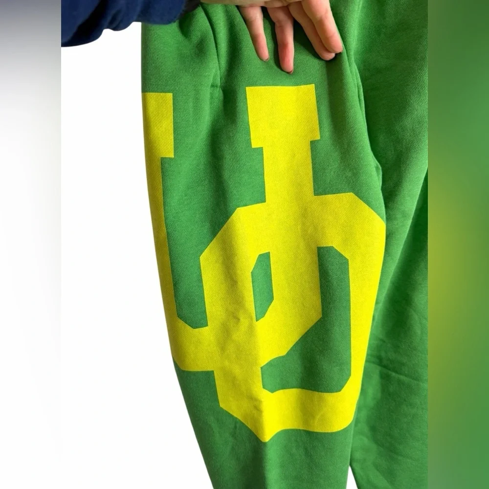 Nike Oregon Ducks Sweatpants TEAM ISSUED Jogger College Football Unisex Med NWT